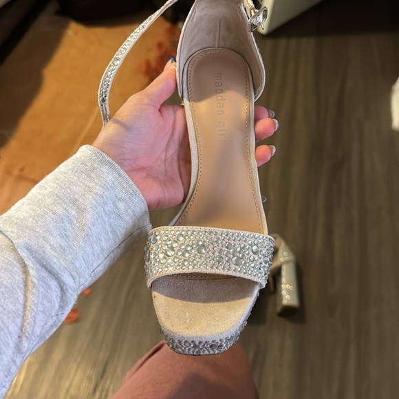 Omega-R ivory Rhinestone heels - Picture 3 of 4